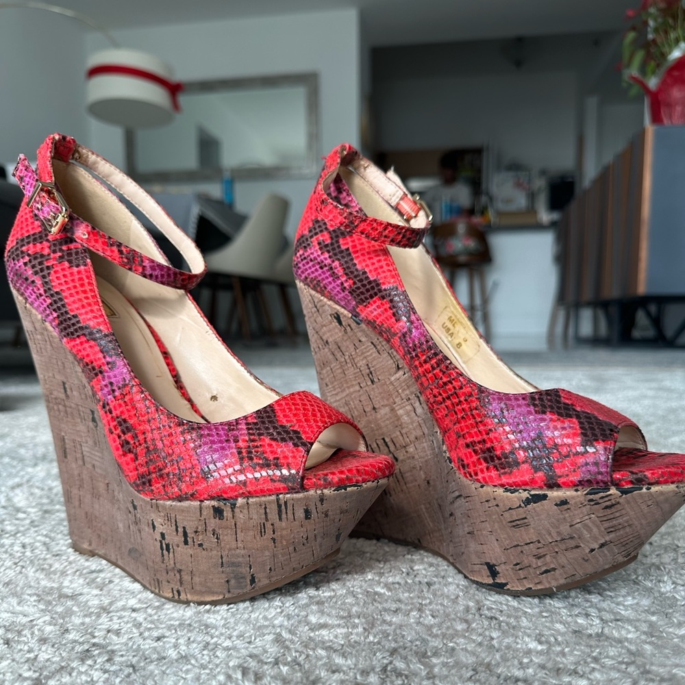 Jessica Simpson High Wedges Red Python - image 5